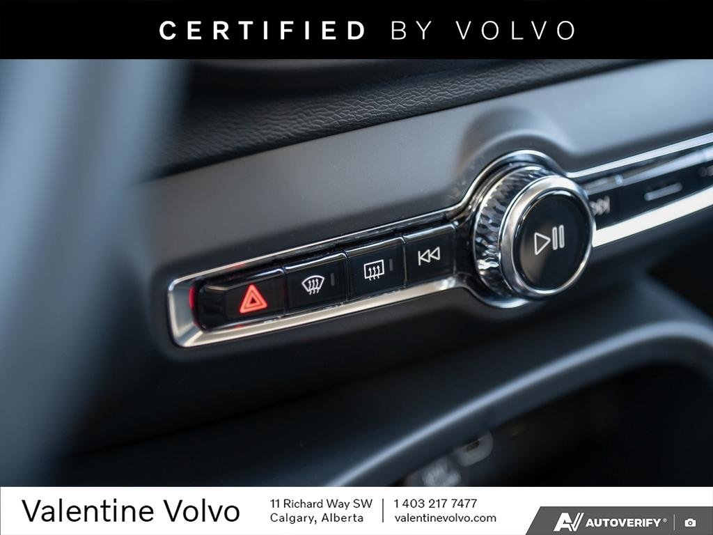 2026 Volvo XC40 Plus Dark Theme-19