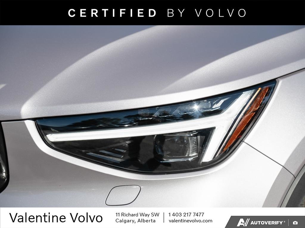 2026 Volvo XC40 Plus Dark Theme-9