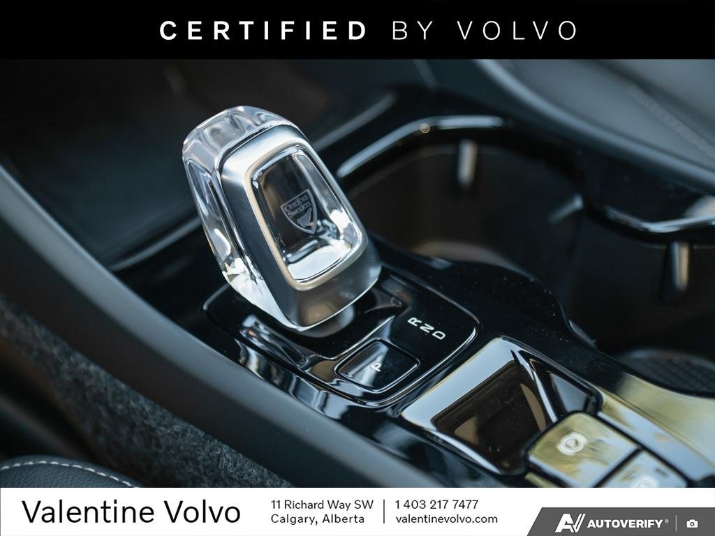2026 Volvo XC40 Plus Dark Theme-18