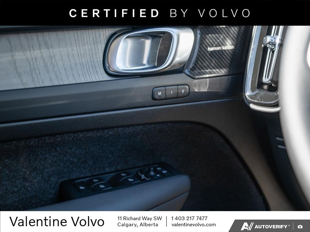 2026 Volvo XC40 Plus Dark Theme-16