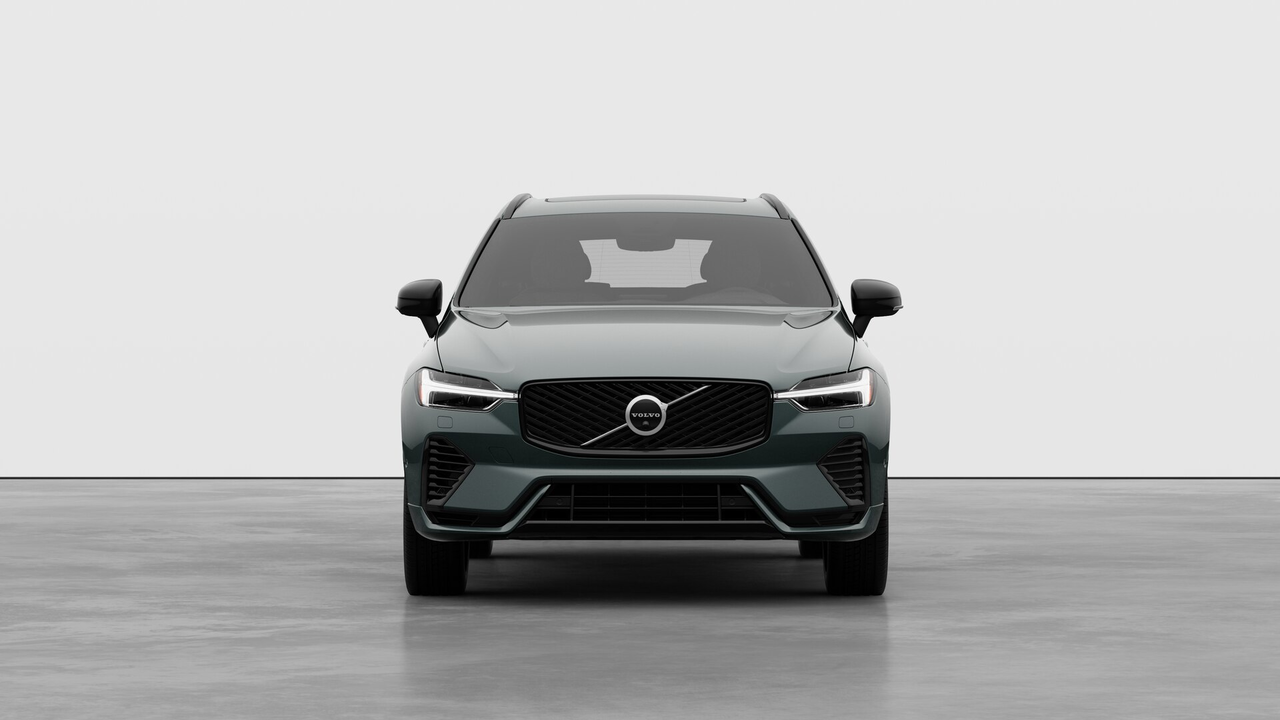 2026 Volvo XC60 Plug-In Hybrid Plus Dark Theme-4