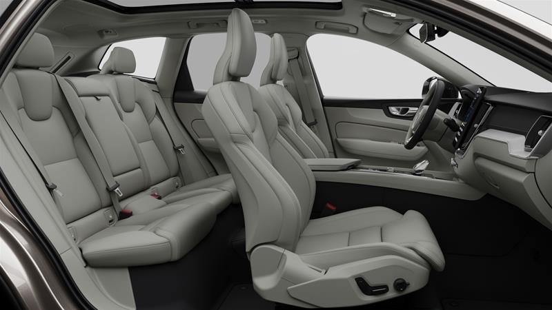 2027 Volvo XC60 Plug-in hybrid Ultra (Dark Theme)-3