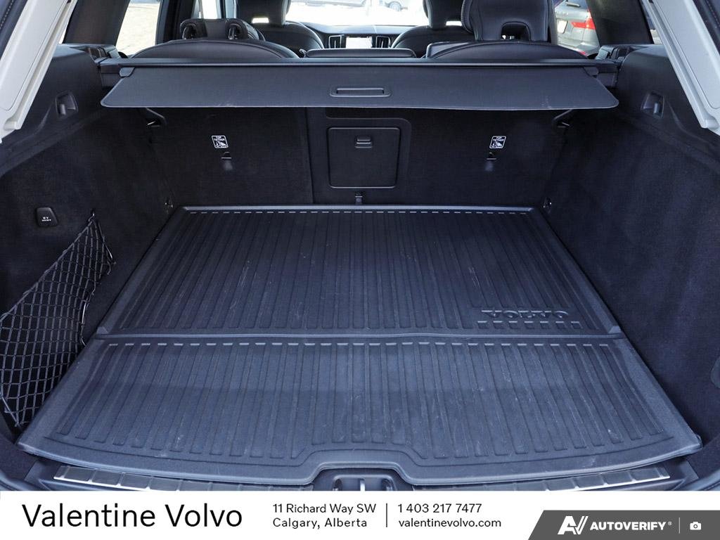 2022 Volvo XC60 Recharge Inscription-10