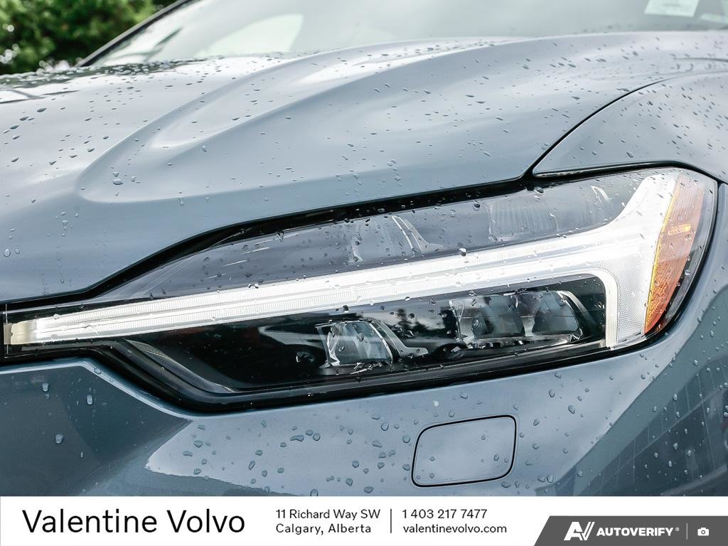 2023 Volvo XC60 Ultimate Dark Theme-11