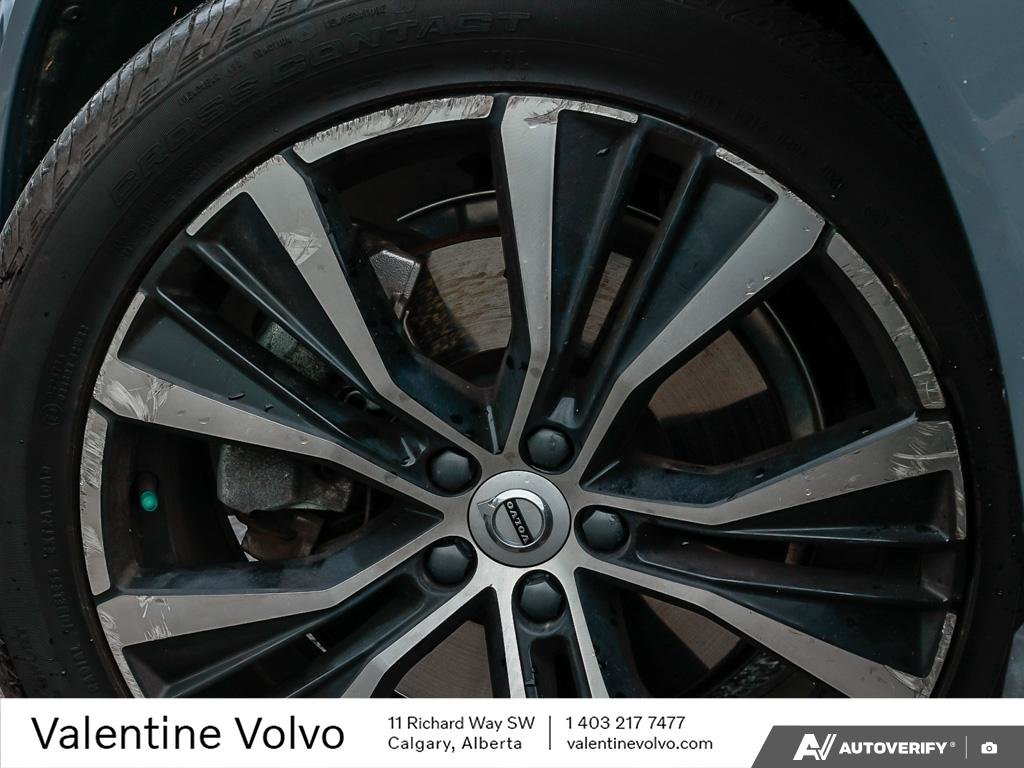2023 Volvo XC60 Ultimate Dark Theme-7