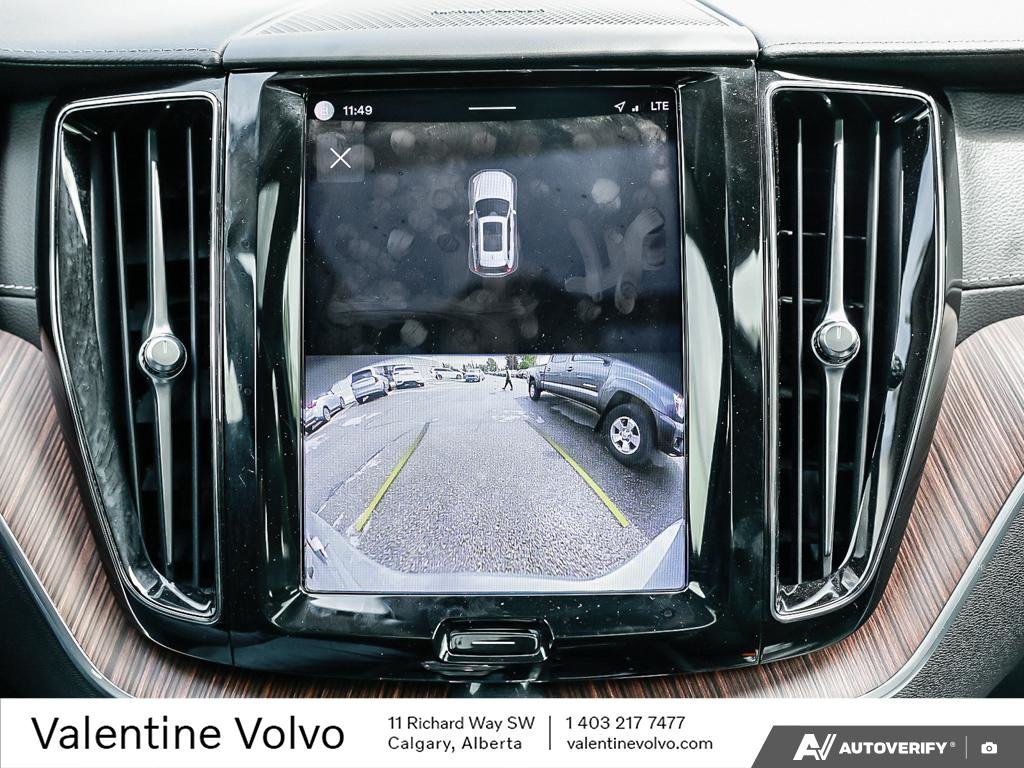 2023 Volvo XC60 Ultimate Dark Theme-25