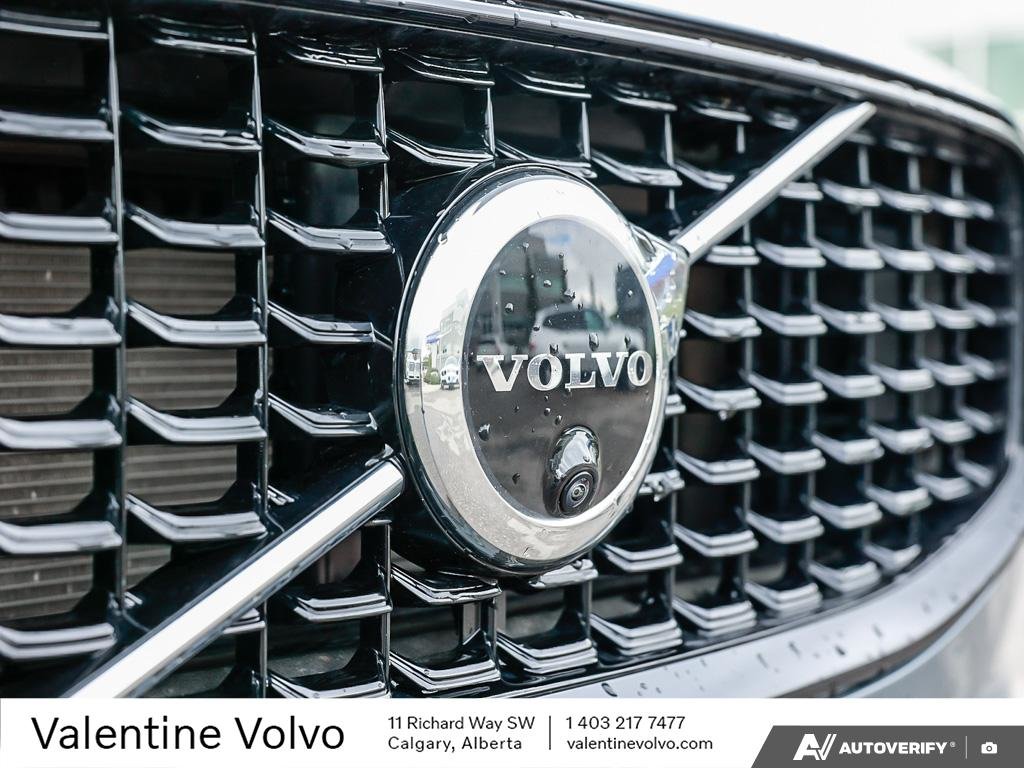2023 Volvo XC60 Ultimate Dark Theme-9