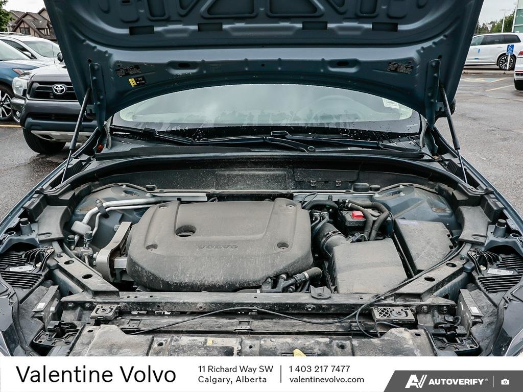 2023 Volvo XC60 Ultimate Dark Theme-8