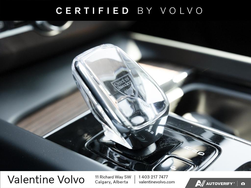 2023 Volvo XC60 Ultimate Dark Theme-18