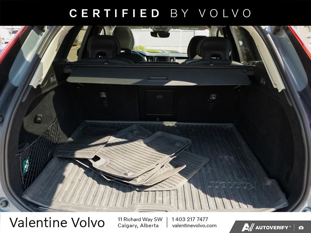 2023 Volvo XC60 Ultimate Dark Theme-5
