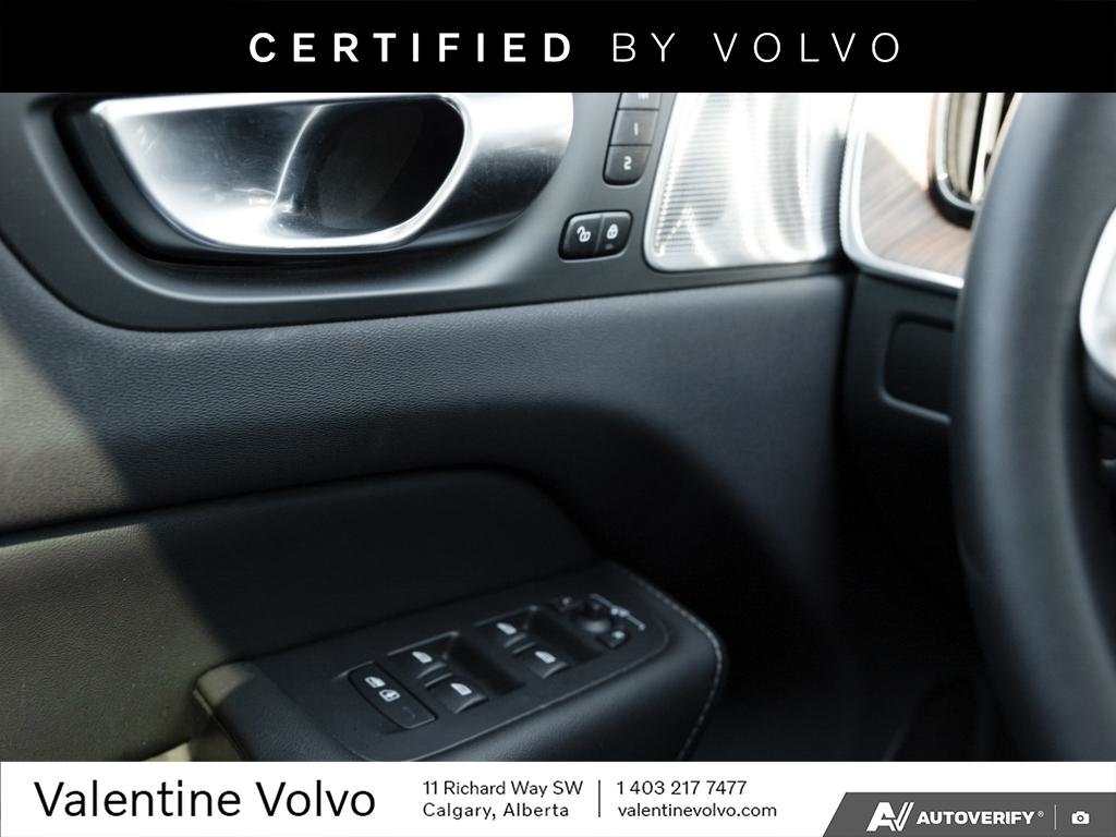 2023 Volvo XC60 Ultimate Dark Theme-17