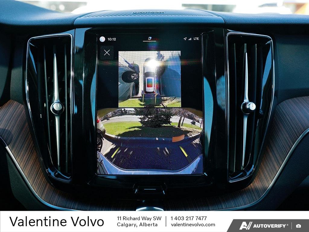 2024 Volvo XC60 Plus Dark Theme-26