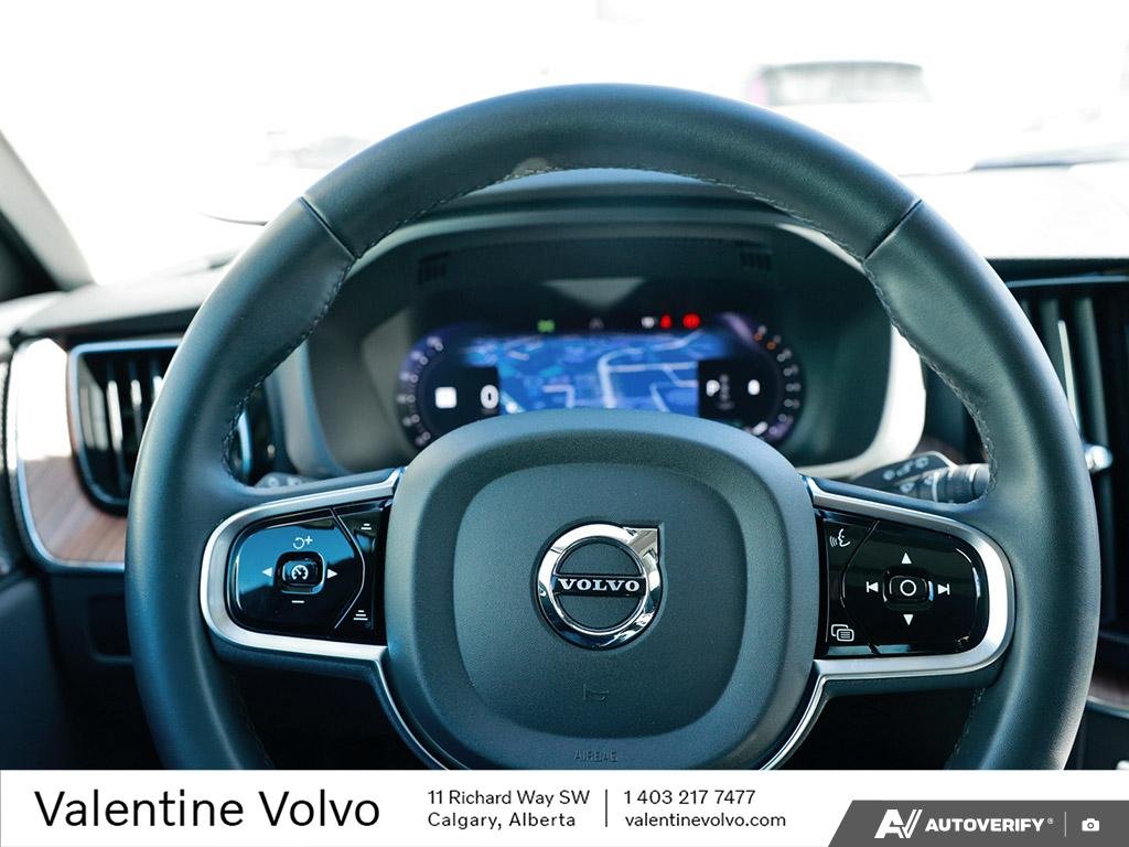 2024 Volvo XC60 Plus Dark Theme-13