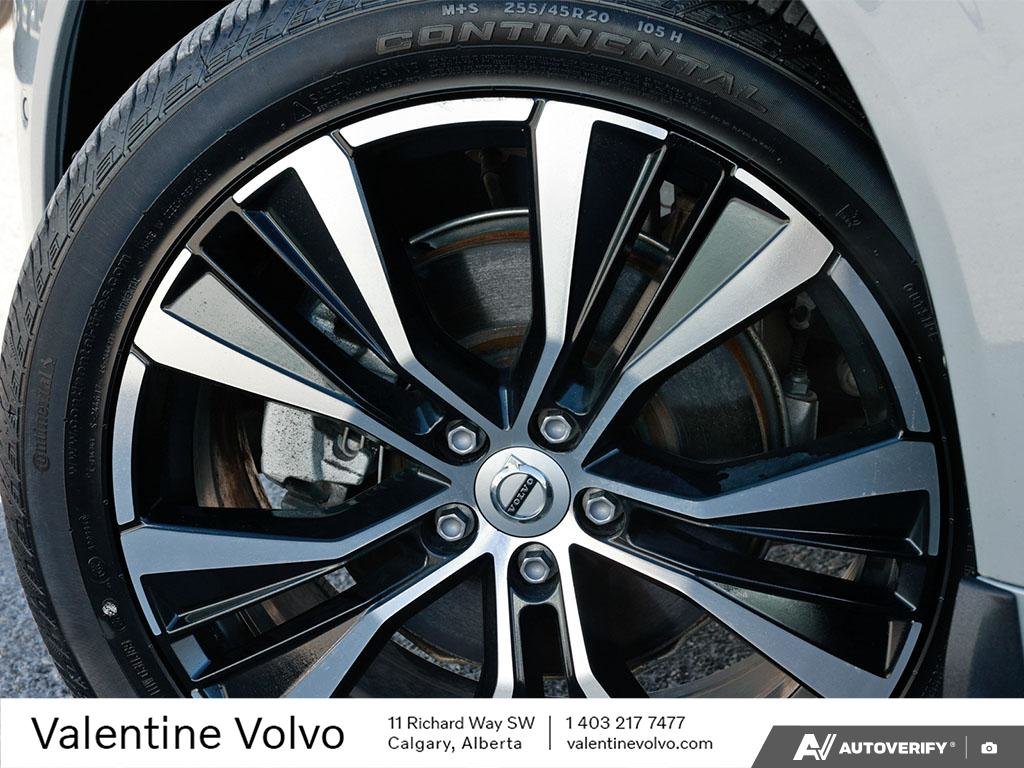 2024 Volvo XC60 Plus Dark Theme-7