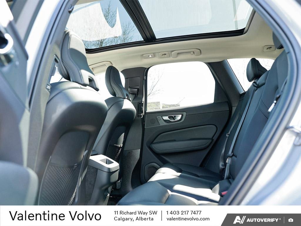 2024 Volvo XC60 Plus Dark Theme-23