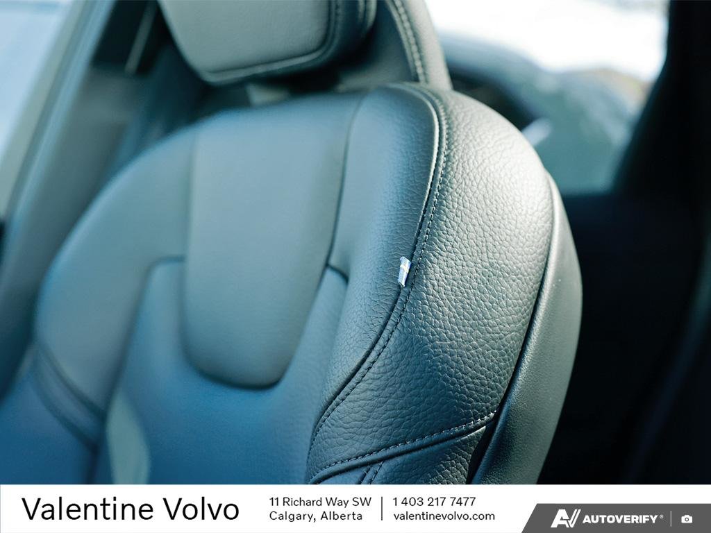 2024 Volvo XC60 Plus Dark Theme-22