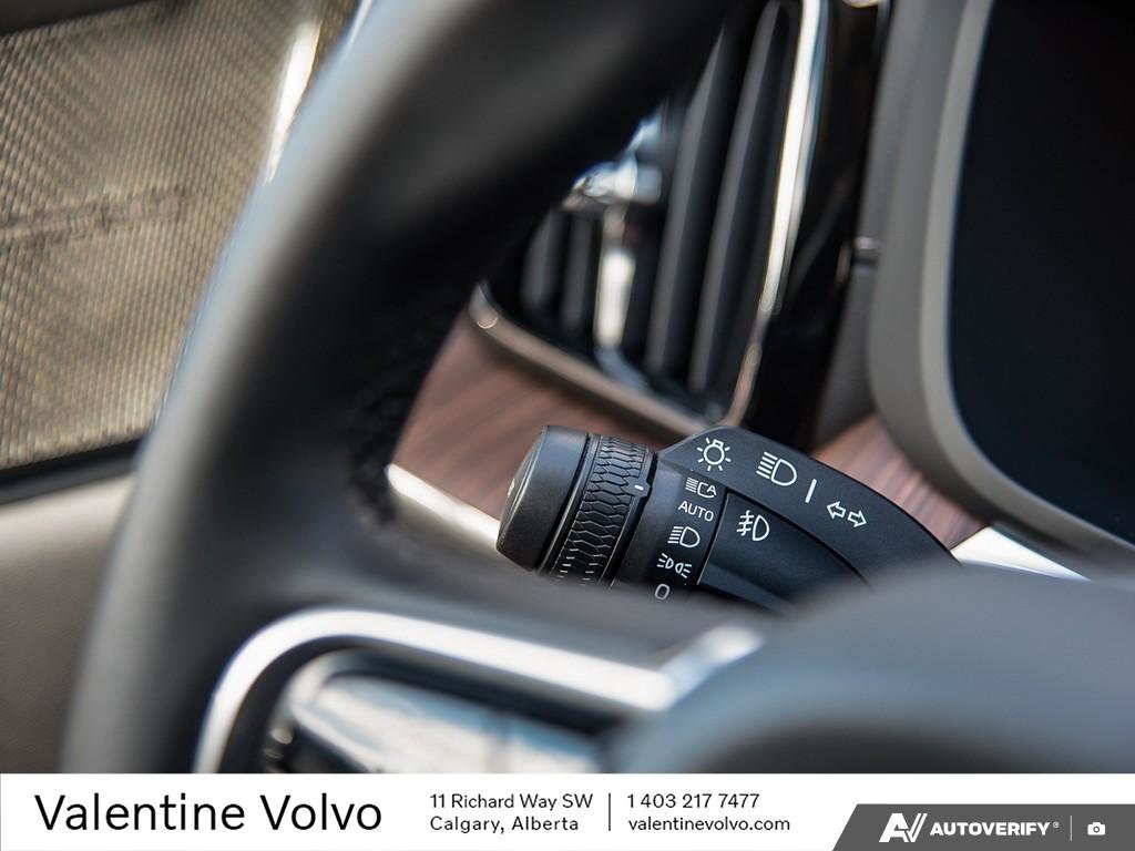 2024 Volvo XC60 Ultimate Dark Theme-15
