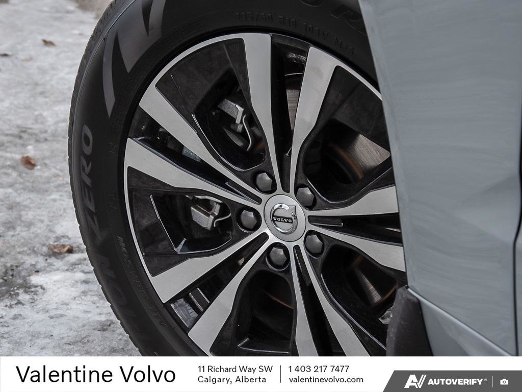 2025 Volvo XC60 Core Dark Theme-5