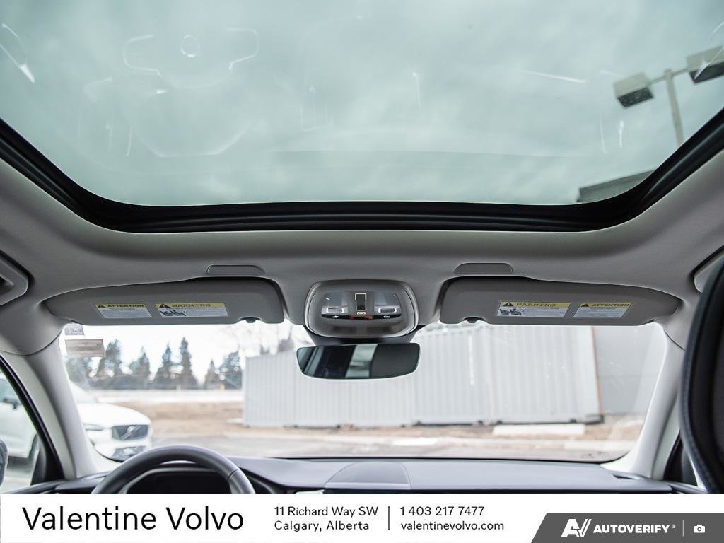 2025 Volvo XC60 Core Dark Theme-25