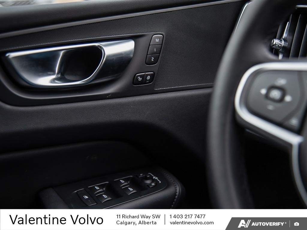 2025 Volvo XC60 Core Dark Theme-16