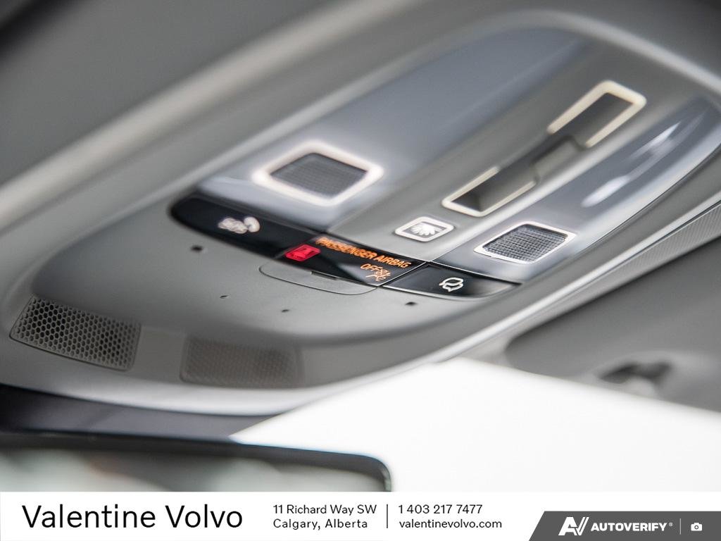 2025 Volvo XC60 Core Dark Theme-21