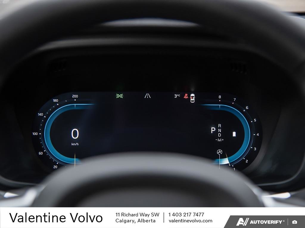 2025 Volvo XC60 Core Dark Theme-14