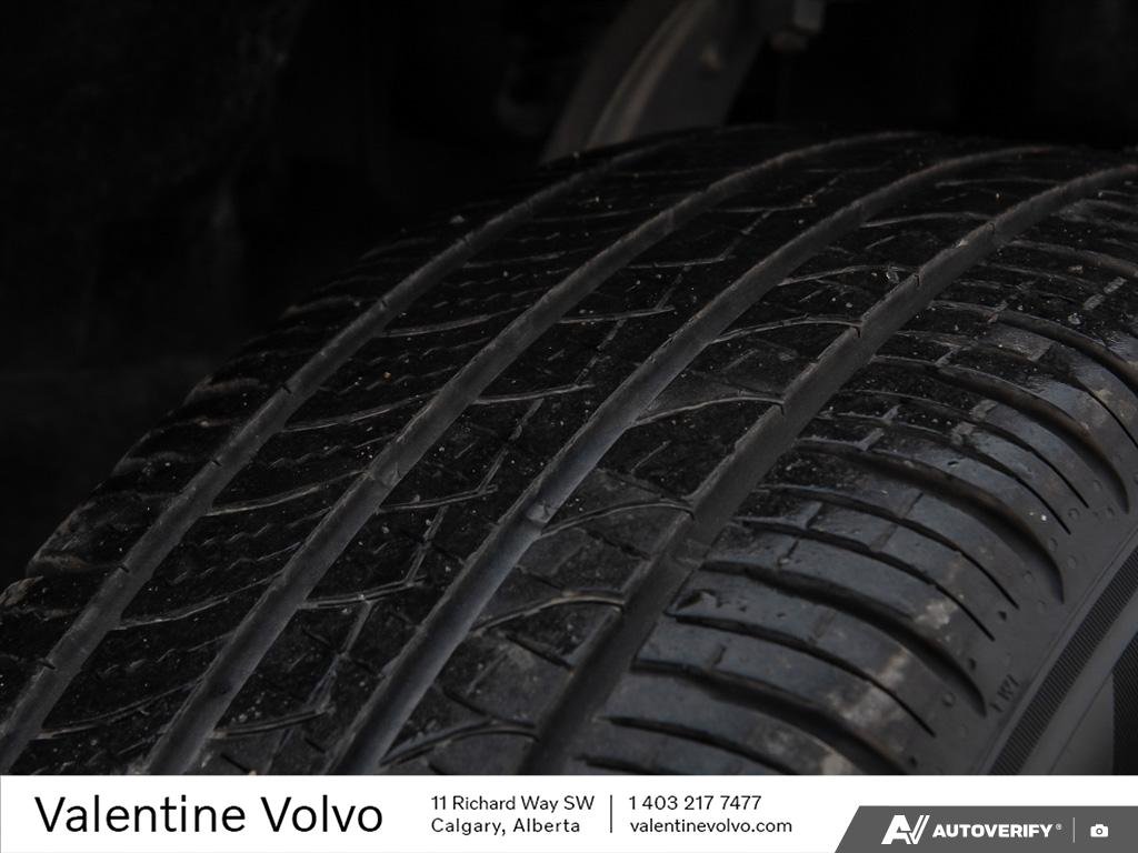 2025 Volvo XC60 Core Dark Theme-6