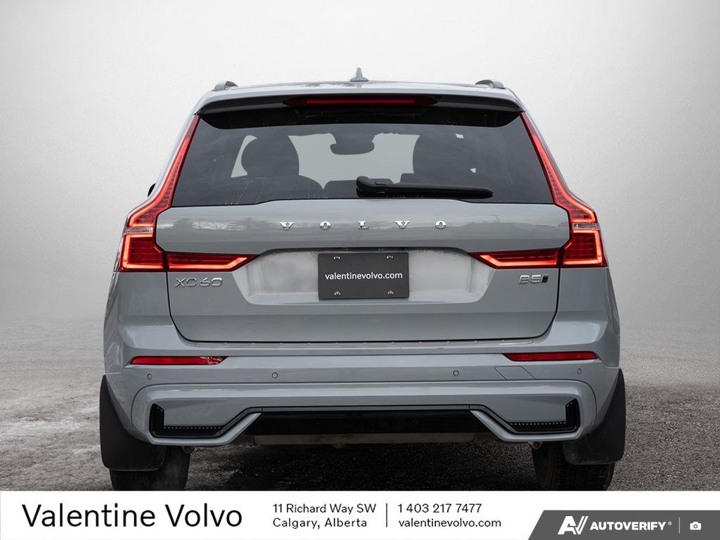 2025 Volvo XC60 Core Dark Theme-4