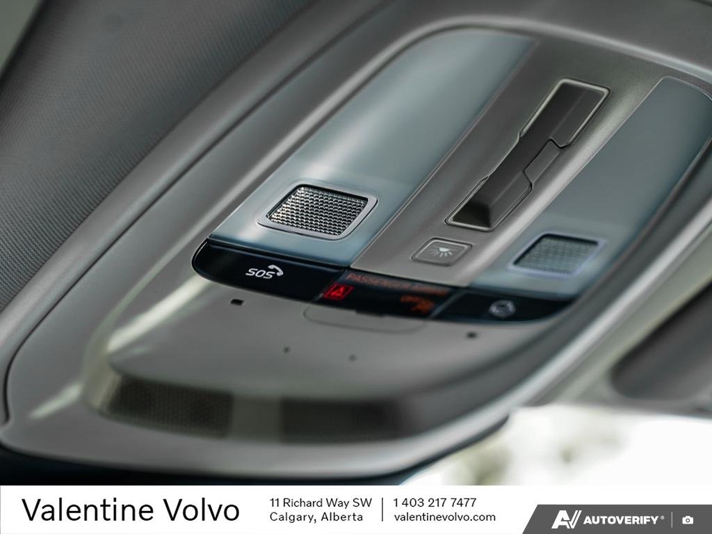 2025 Volvo XC60 Plus Dark Theme-21