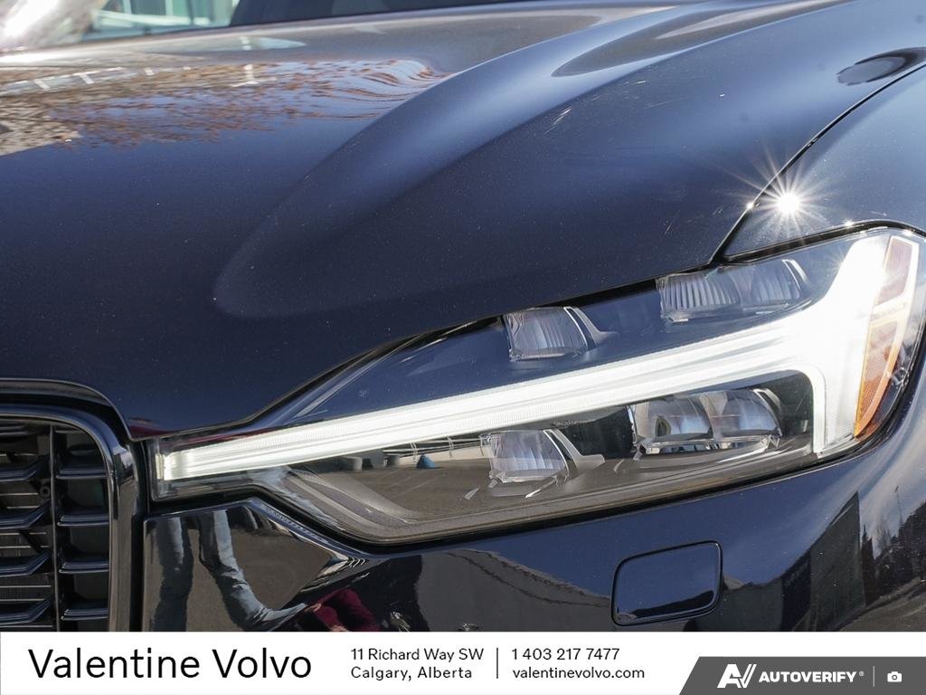 2025 Volvo XC60 Plus Dark Theme-9