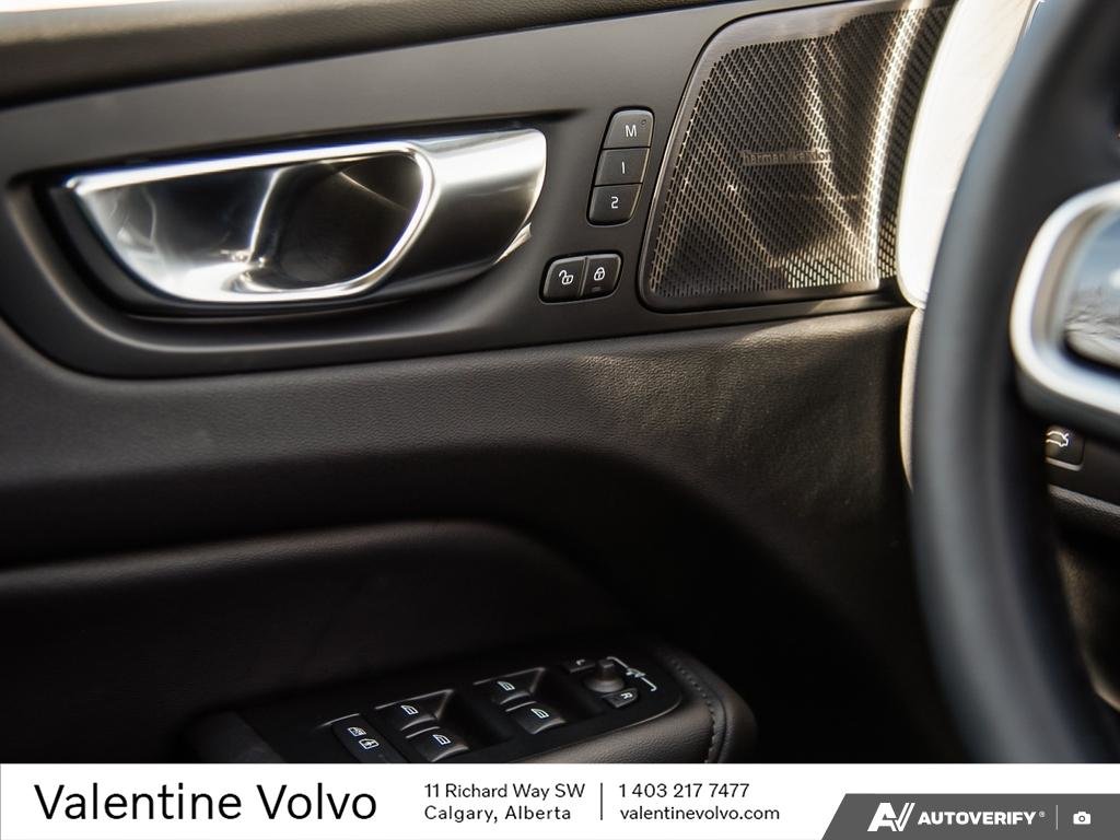 2025 Volvo XC60 Plus Dark Theme-16