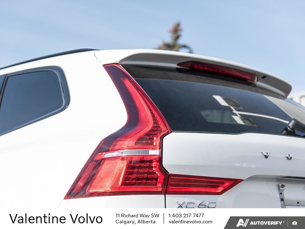 2025 Volvo XC60 Plus Dark Theme-11