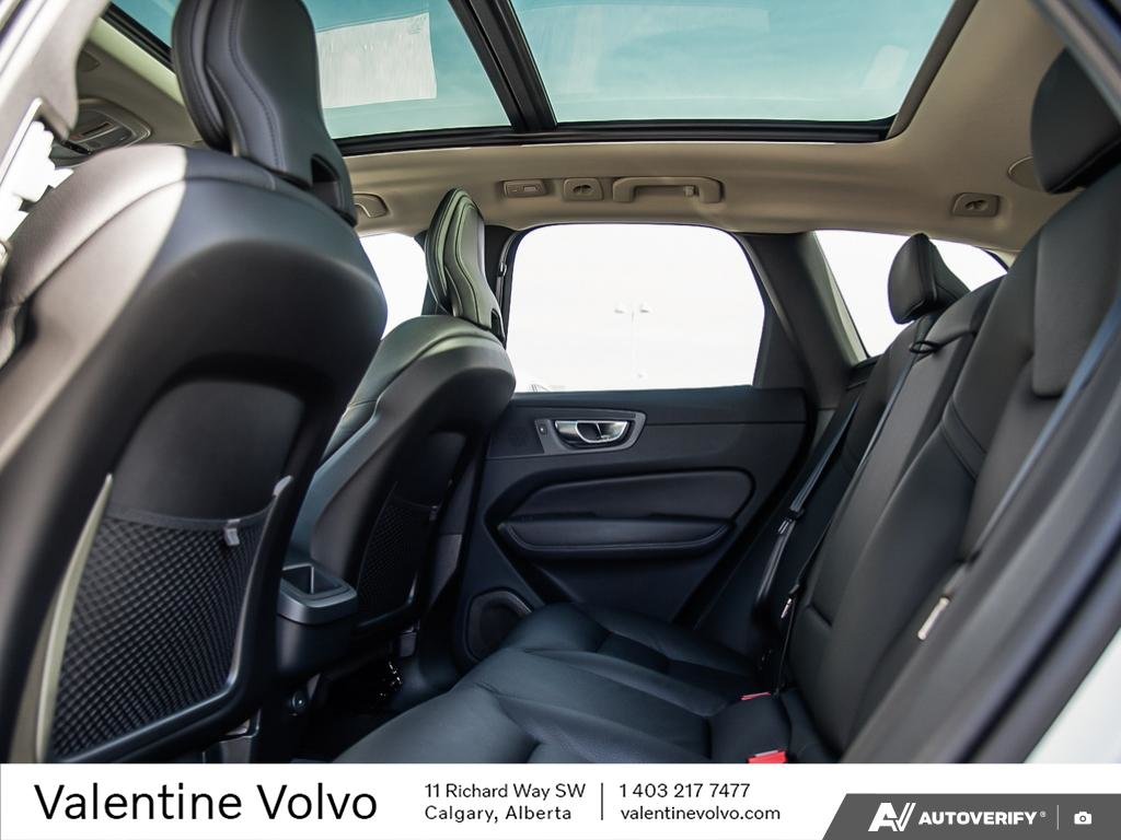 2025 Volvo XC60 Plus Dark Theme-23