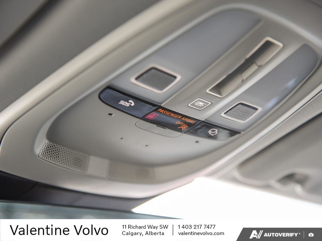 2025 Volvo XC60 Core Dark Theme-21