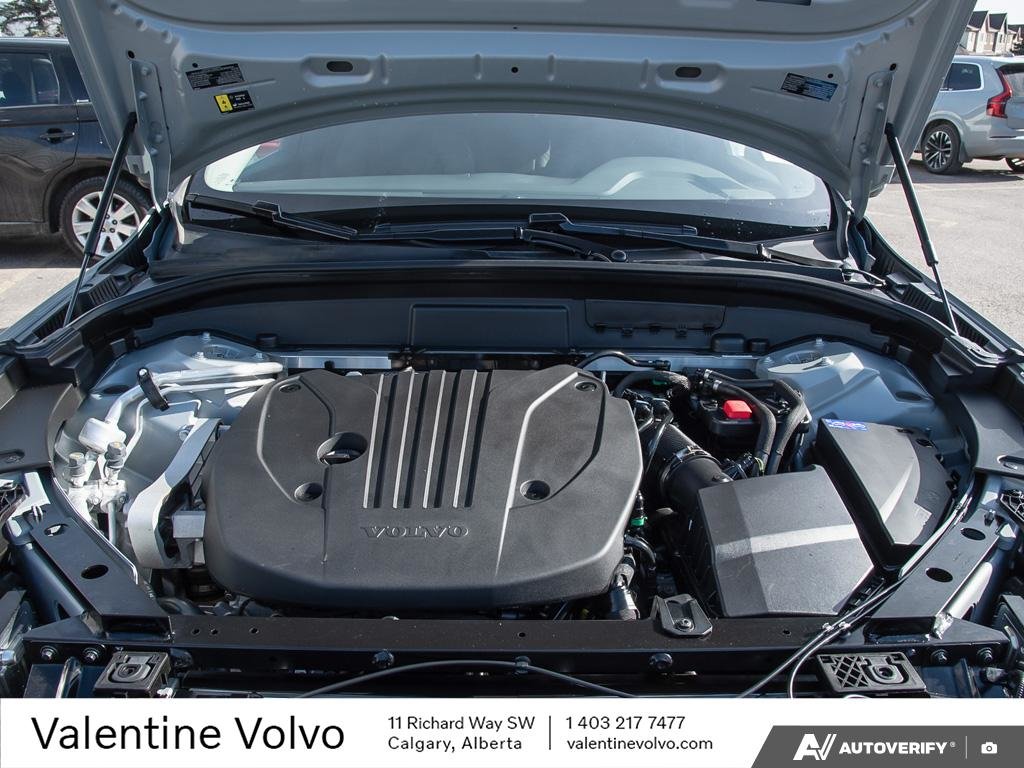 2025 Volvo XC60 Core Dark Theme-7