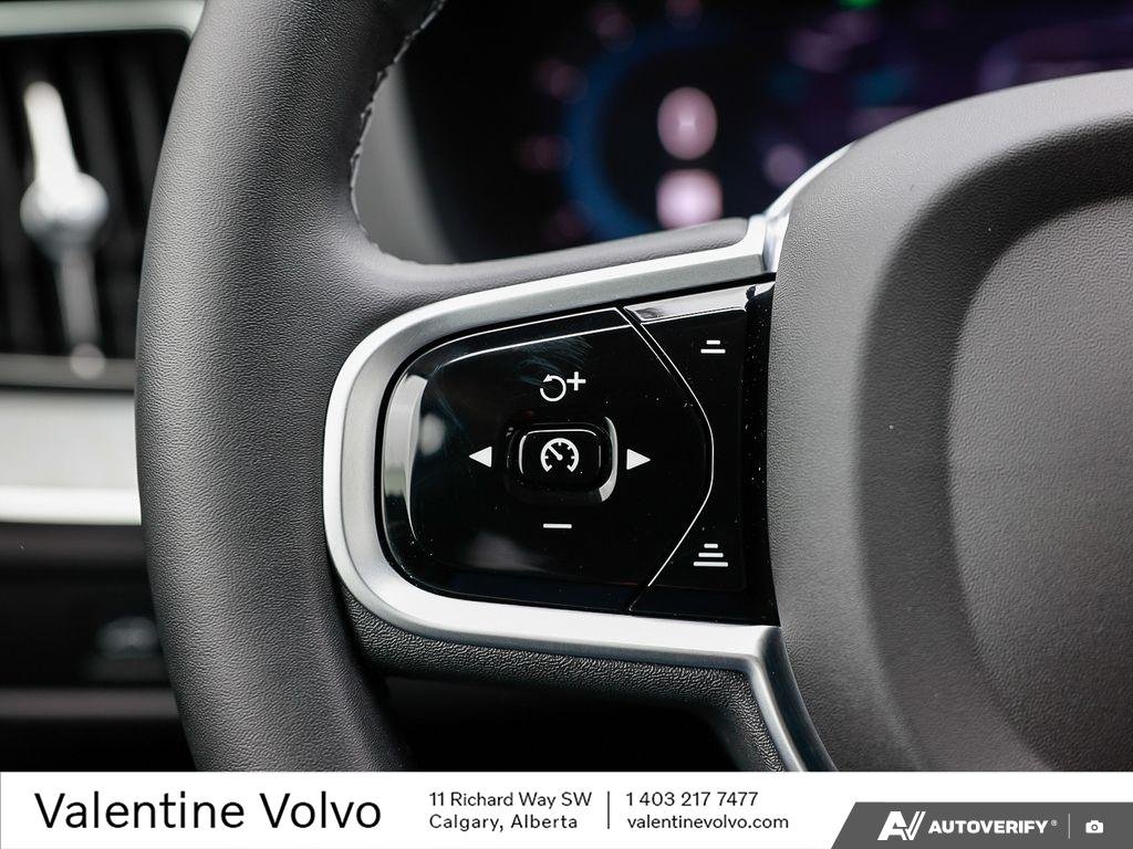 2025 Volvo XC60 Plus Dark Theme-16