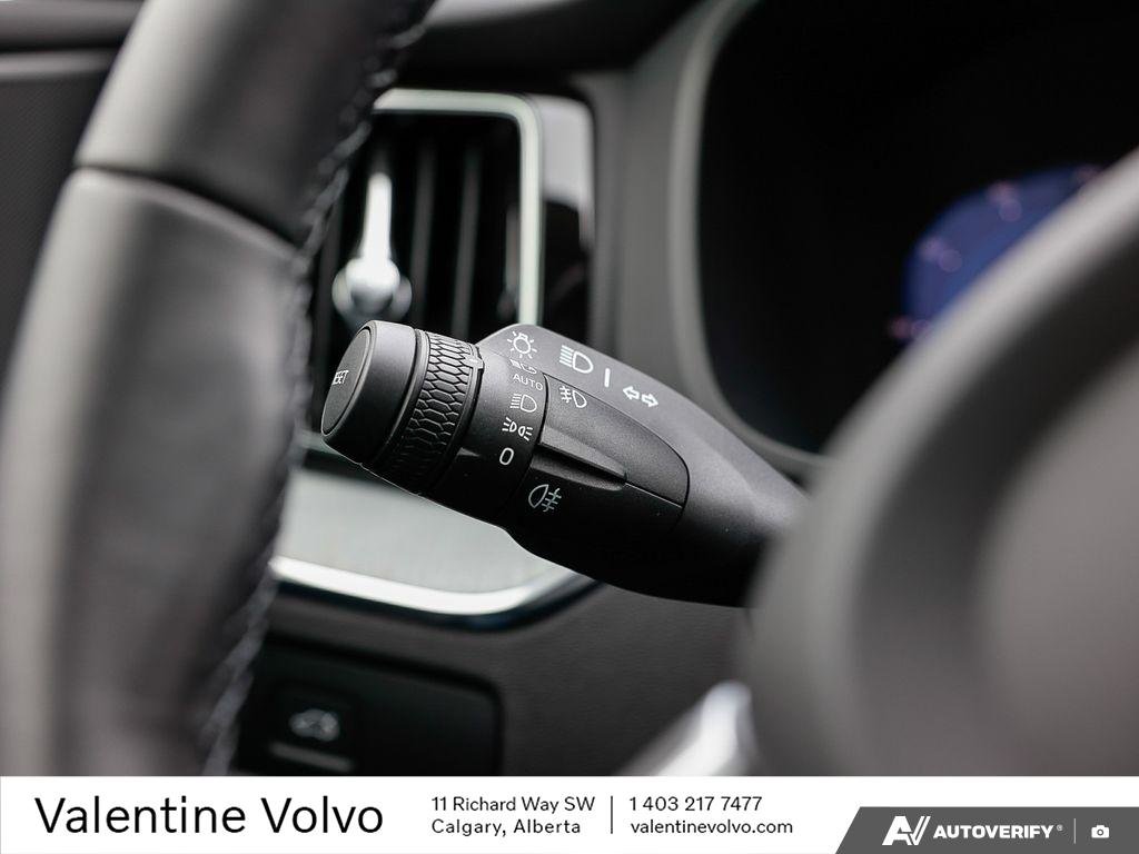 2025 Volvo XC60 Plus Dark Theme-15