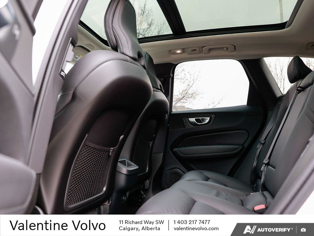 2025 Volvo XC60 Plus Dark Theme-22