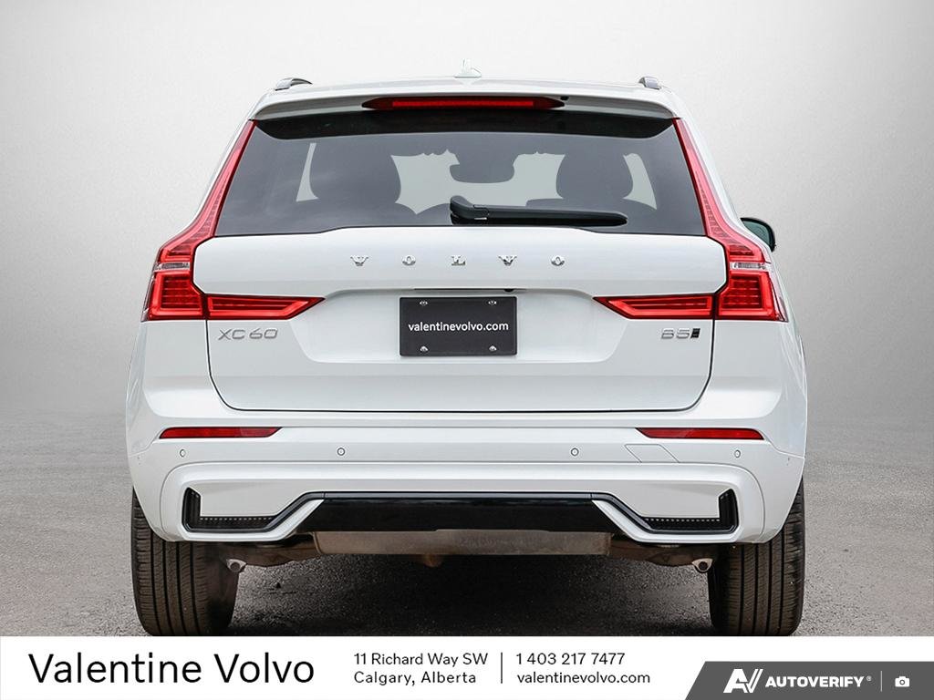 2025 Volvo XC60 Plus Dark Theme-4