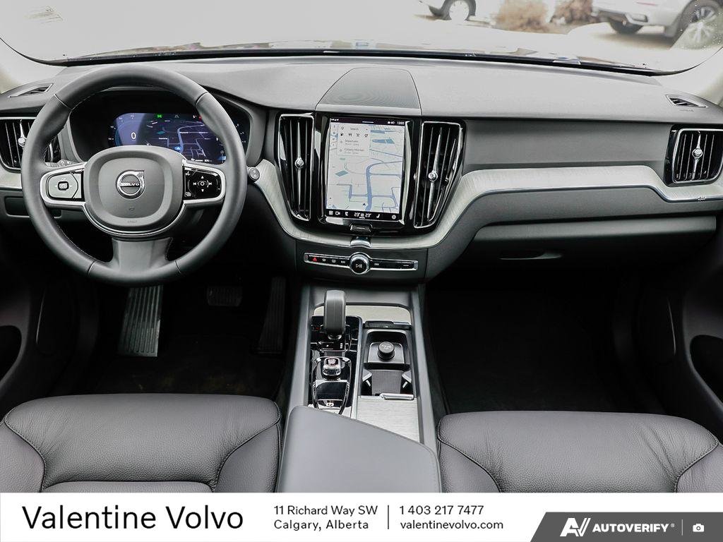 2025 Volvo XC60 Plus Dark Theme-25