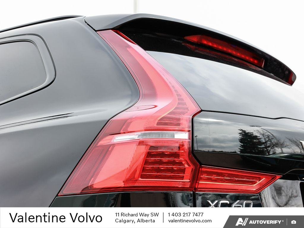 2025 Volvo XC60 Plus Dark Theme-11