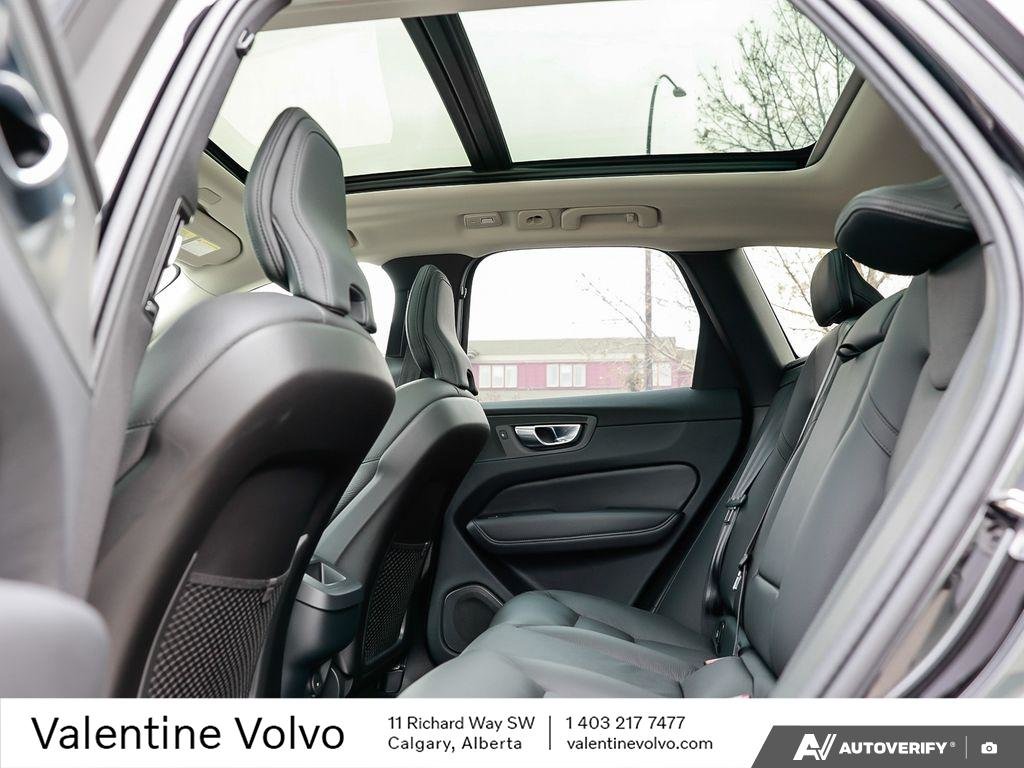 2025 Volvo XC60 Plus Dark Theme-23