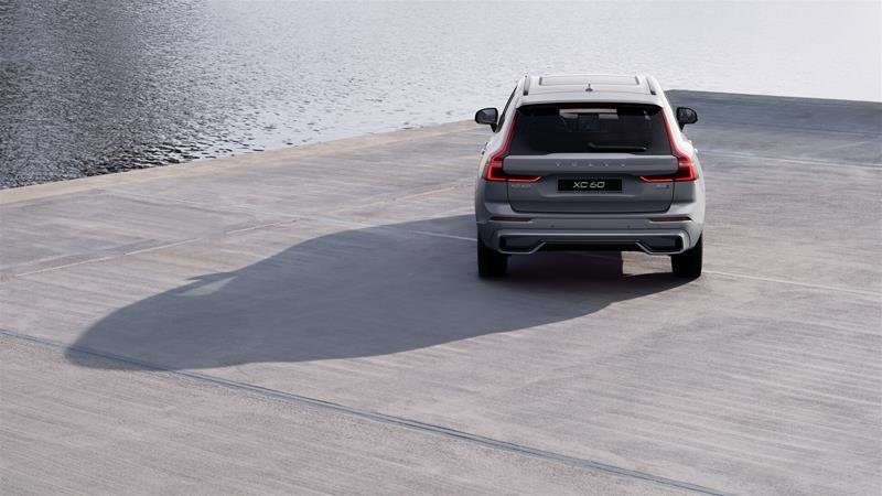 2026 Volvo XC60 Plus-2