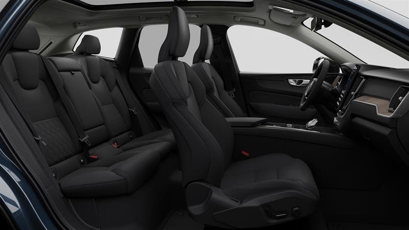 2027 Volvo XC60 Plus (Dark Theme)-4