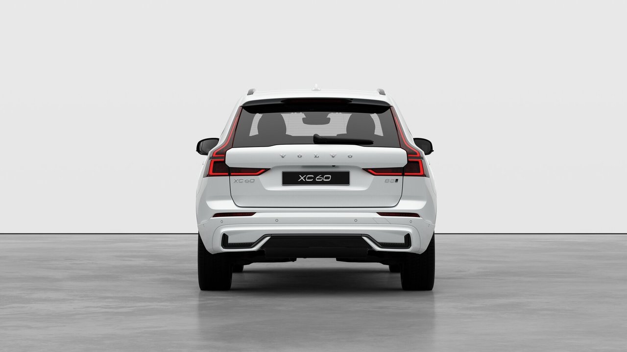 2027 Volvo XC60 Ultra (Dark Theme)-4