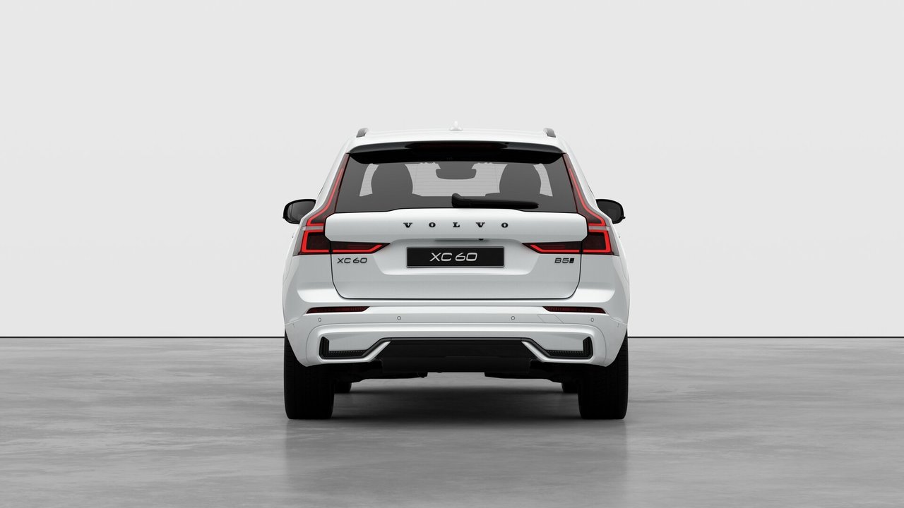 2027 Volvo XC60 Ultra Black Edition-5