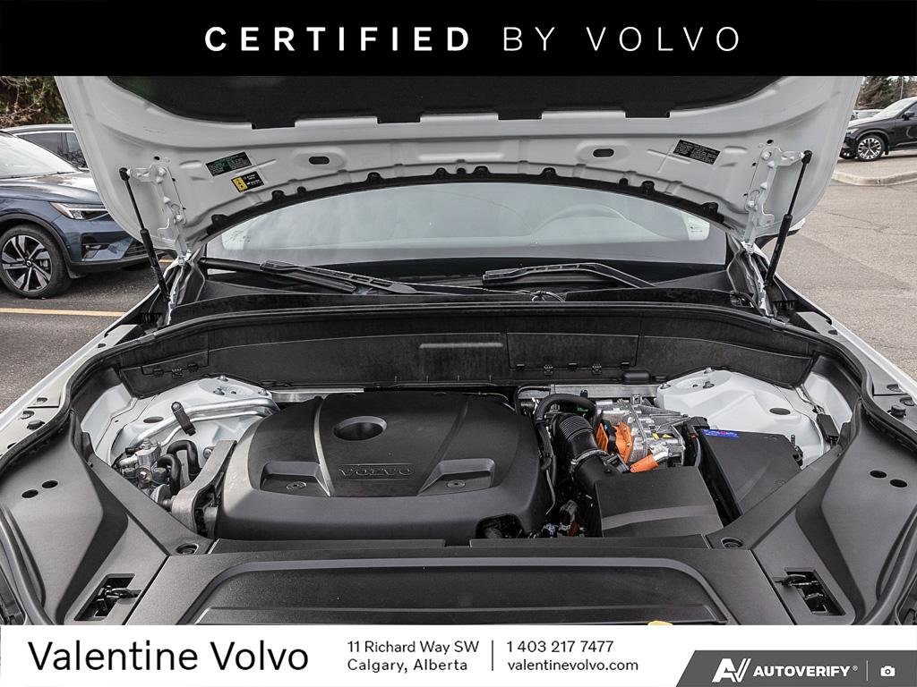 2024 Volvo XC90 Plug-In Hybrid Plus Bright Theme-9