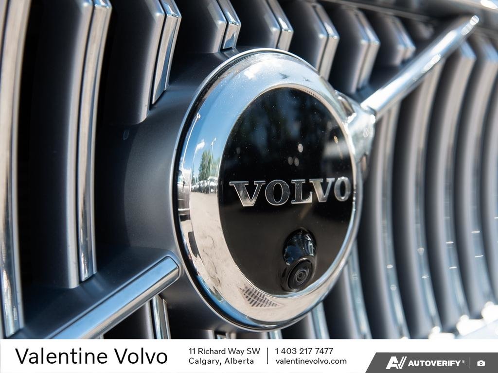 2023 Volvo XC90-8