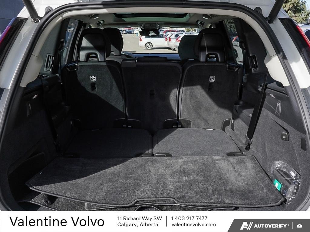 2026 Volvo XC90 Plus Dark Theme-10