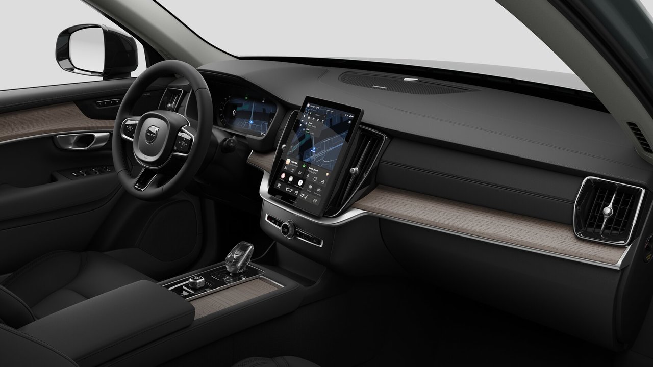 2027 Volvo XC90 Plus 7-Seater (Dark Theme)-9
